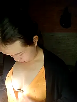 Snapshot of KumChyn chatting on November 9, 1:59 am KumChyn online show from November 9, 1:59 am