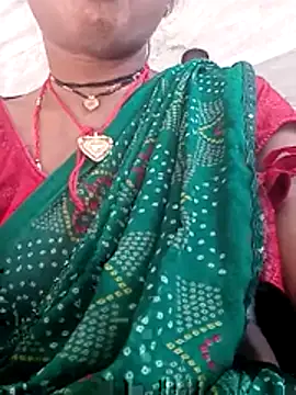 Snapshot of Hema4545 chatting on October 12, 8:57 am Hema4545 online show from October 12, 8:57 am