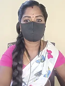 Snapshot of tamilammukuttyy chatting on July 6, 5:04 am tamilammukuttyy online show from July 6, 5:04 am