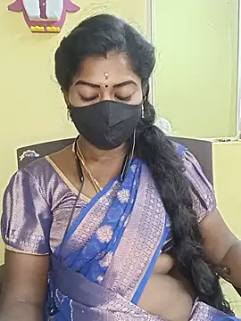 Snapshot of tamilammukuttyy chatting on July 18, 2:05 am tamilammukuttyy online show from July 18, 2:05 am