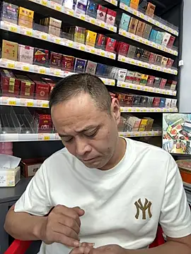 Snapshot of dajiba4718 chatting on November 10, 11:31 am dajiba4718 online show from November 10, 11:31 am