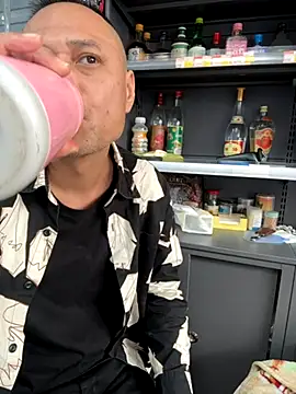 Snapshot of dajiba4718 chatting on November 18, 4:06 am dajiba4718 online show from November 18, 4:06 am