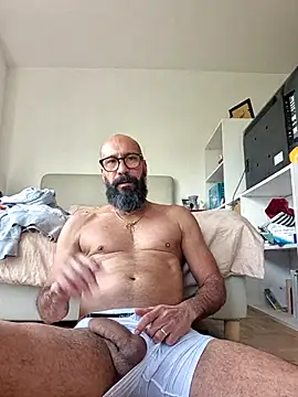 Snapshot of Latinox79 chatting on May 13, 1:19 pm Latinox79 online show from May 13, 1:19 pm