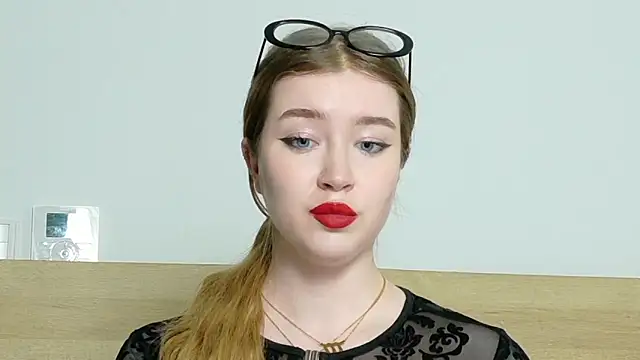Snapshot of Rebecca_Lace chatting on September 15, 1:33 pm Rebecca Lace online show from September 15, 1:33 pm