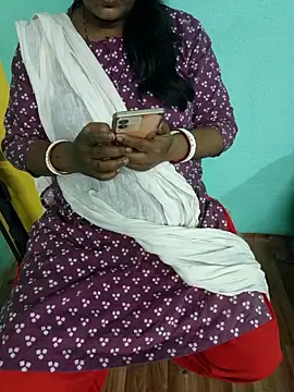 Snapshot of desi_boudi87 chatting on May 11, 2:45 pm desi boudi87 online show from May 11, 2:45 pm