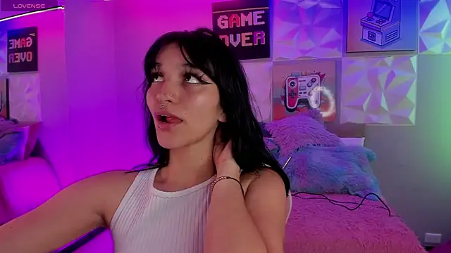 LindaWz  online show from October 7, 4:20 am