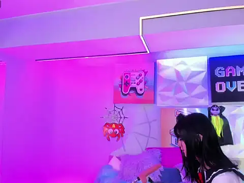 LindaWz  online show from October 30, 4:36 am