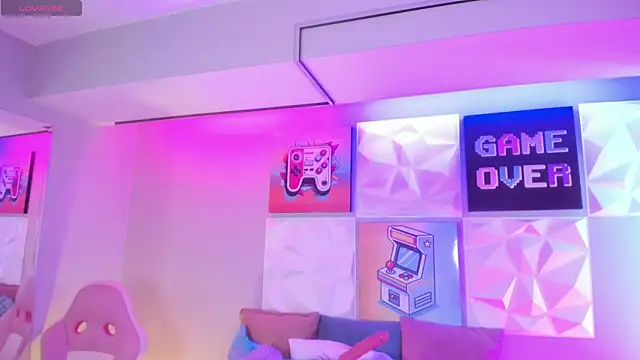 LindaWz  online show from November 22, 4:33 am