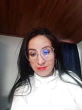 Snapshot of ERIKA__29 chatting on September 9, 2:05 pm ERIKA 29 online show from September 9, 2:05 pm