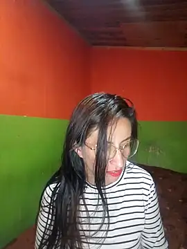 Snapshot of ERIKA__29 chatting on September 14, 1:32 pm ERIKA 29 online show from September 14, 1:32 pm