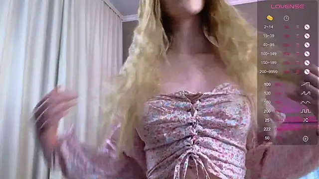 Snapshot of MollyDollz chatting on September 20, 2:51 pm MollyDollz online show from September 20, 2:51 pm