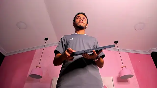 Snapshot of Boss_Domiinator chatting on February 25, 12:48 pm Boss Domiinator online show from February 25, 12:48 pm