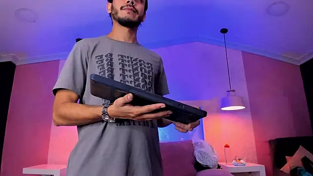 Snapshot of Boss_Domiinator chatting on February 28, 11:55 am Boss Domiinator online show from February 28, 11:55 am