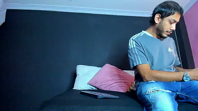 Snapshot of Boss_Domiinator chatting on March 27, 12:27 pm Boss Domiinator online show from March 27, 12:27 pm