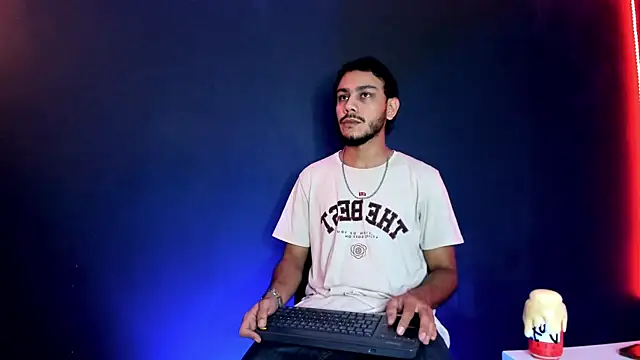 Snapshot of Boss_Domiinator chatting on April 10, 11:48 am Boss Domiinator online show from April 10, 11:48 am