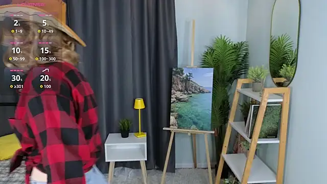 HollieCollelo online show from November 2, 3:09 am