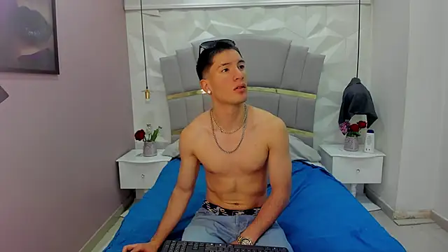 HunterHeat  online show from September 14, 12:04 pm