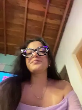 Snapshot of alilith chatting on February 5, 6:23 pm alilith online show from February 5, 6:23 pm