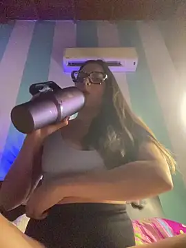 Snapshot of alilith chatting on March 2, 8:15 pm alilith online show from March 2, 8:15 pm