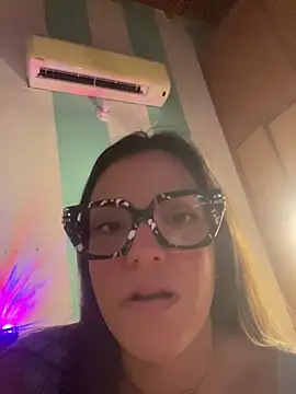 Snapshot of alilith chatting on March 20, 9:30 pm alilith online show from March 20, 9:30 pm