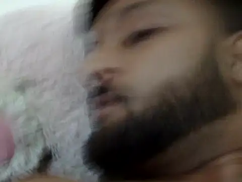 Snapshot of biggd09 chatting on October 28, 7:34 am biggd09 online show from October 28, 7:34 am