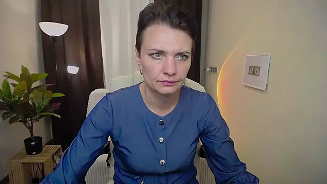 AvaSaturnian online show from September 12, 12:05 pm