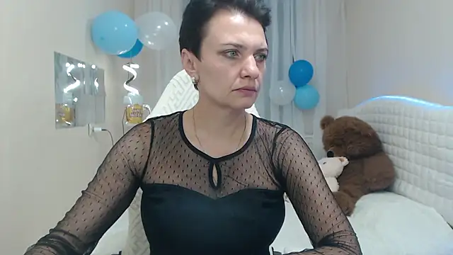 AvaSaturnian online show from September 23, 12:30 pm