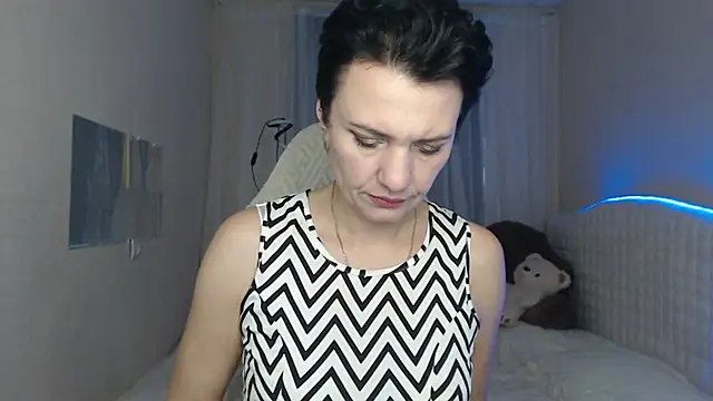 AvaSaturnian online show from November 22, 1:21 pm