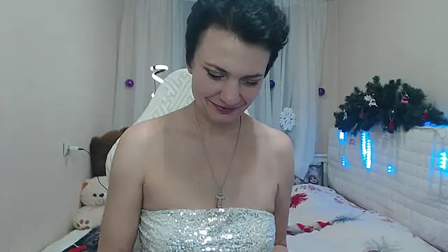 AvaSaturnian online show from December 5, 1:31 pm