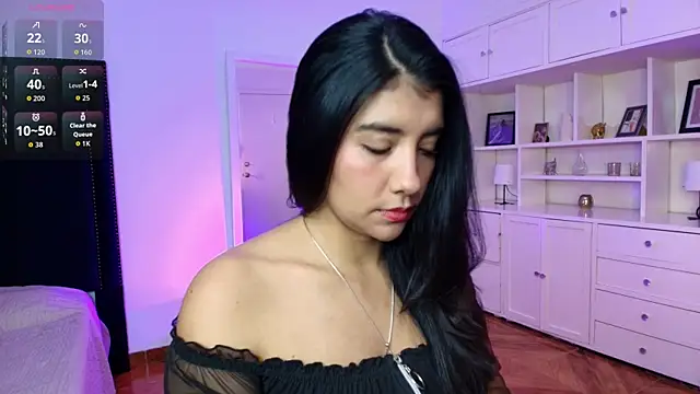 nina moen online show from October 7, 9:34 pm