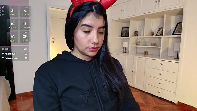 nina moen online show from October 12, 10:47 am