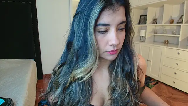 nina moen online show from January 15, 4:17 am