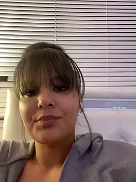 Prettygirl6070 online show from October 18, 3:53 am