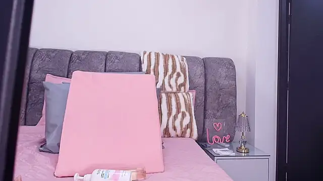 sweegirl69 online show from November 18, 11:58 am