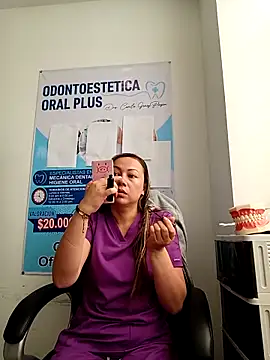 Snapshot of Madisson-04_ chatting on March 26, 3:06 pm Madisson-04 online show from March 26, 3:06 pm