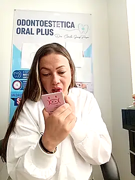 Snapshot of Madisson-04_ chatting on April 2, 3:42 pm Madisson-04 online show from April 2, 3:42 pm