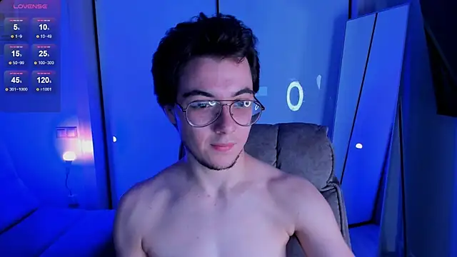 Snapshot of tyler_bergg chatting on September 14, 12:21 am tyler bergg online show from September 14, 12:21 am