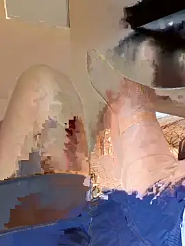 Snapshot of Danimiles chatting on April 5, 2:53 am Danimiles online show from April 5, 2:53 am