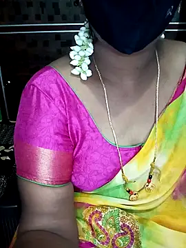 Snapshot of Mee_harini-telugupilla chatting on May 8, 9:58 am Mee harini-telugupilla online show from May 8, 9:58 am