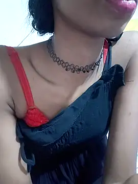 Snapshot of BunnyBloom25 chatting on November 2, 7:27 pm BunnyBloom25 online show from November 2, 7:27 pm