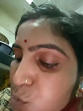 LUCKY cut online show from April 2, 2:58 pm