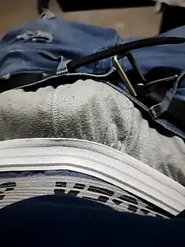 Snapshot of ELPrecoxxxito20 chatting on March 1, 11:07 pm ELPrecoxxxito20 online show from March 1, 11:07 pm