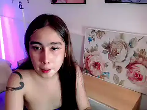 Snapshot of Misskatexx chatting on May 13, 12:35 pm Misskatexx online show from May 13, 12:35 pm