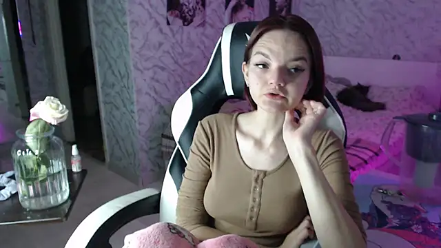 Kitti study online show from September 18, 3:25 pm