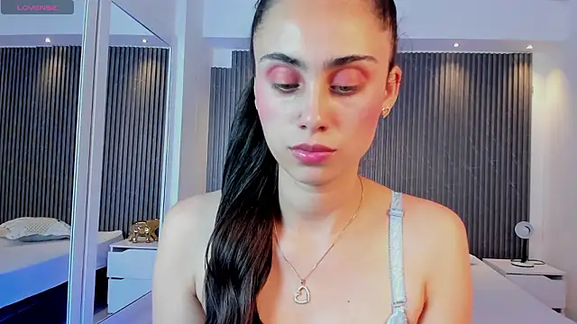 sofiapalacioss online show from February 17, 6:47 pm