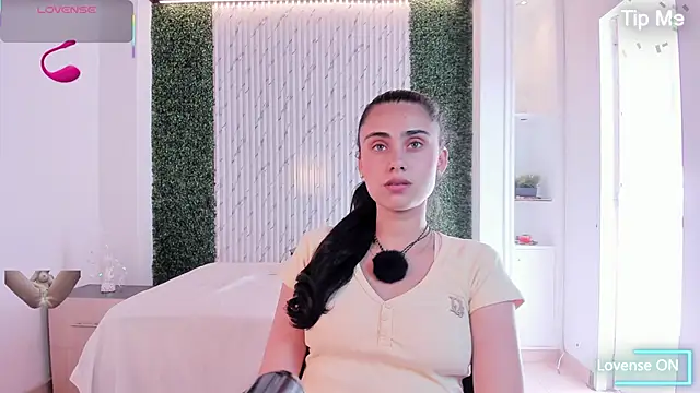 sofiapalacioss online show from March 31, 7:36 pm