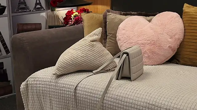 Mia Swano online show from April 20, 11:50 pm