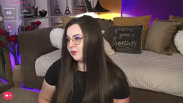 Snapshot of Mia_Swano chatting on May 6, 11:54 pm Mia Swano online show from May 6, 11:54 pm