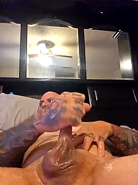 Kwillie online show from April 25, 2:58 pm