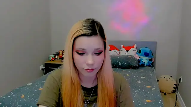 Snapshot of Kitten_Alissa chatting on October 3, 7:55 pm Kitten Alissa online show from October 3, 7:55 pm